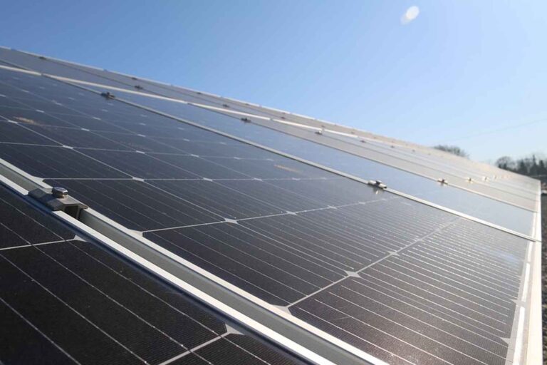 Fotovoltaïsch, Bangladesh is op zoek naar adviseurs voor een zonnepark: vereisten en hoe u zich kunt aanmelden						


