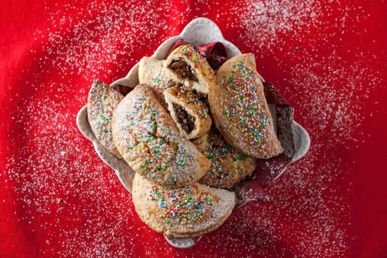 Zo bereid je Petrali: het geheim van de typische kerstdesserts van Reggio Calabria						


