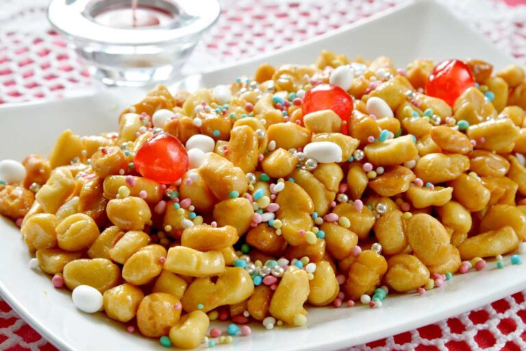 Zo bereid je veganistische Napolitaanse struffoli						


