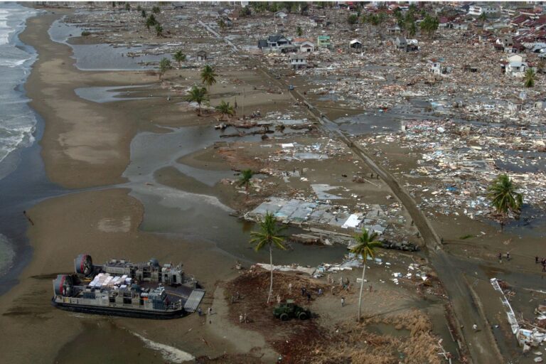 Twintig jaar geleden vond de verwoestende tsunami plaats die meer dan 220.000 mensen het leven kostte. Zouden we vandaag beter voorbereid zijn?						


