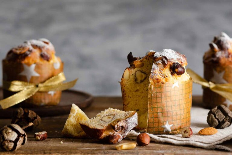 Kerstdesserts: zo maak je deze zelfgemaakte mini-panettone van walnoot (ze zijn heel eenvoudig)						


