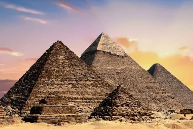 Mysterieuze energie ontdekt in de grootste piramide van Egypte: zelfs de sterren produceren deze						


