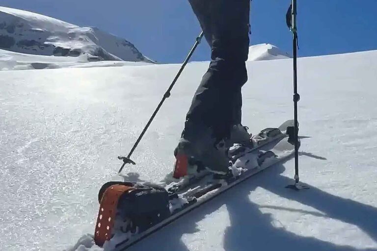 Vaarwel vermoeiende beklimmingen? De elektrische kit die een revolutie teweegbrengt in het ski-alpinisme komt eraan						


