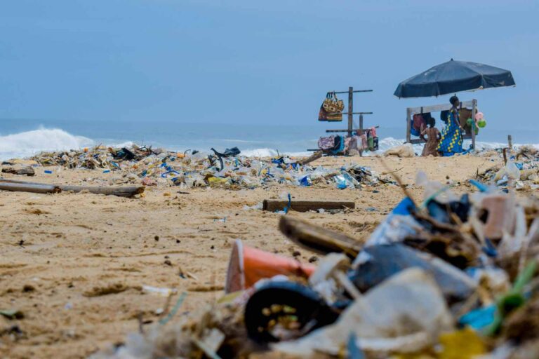 Spiaggia inquinata
