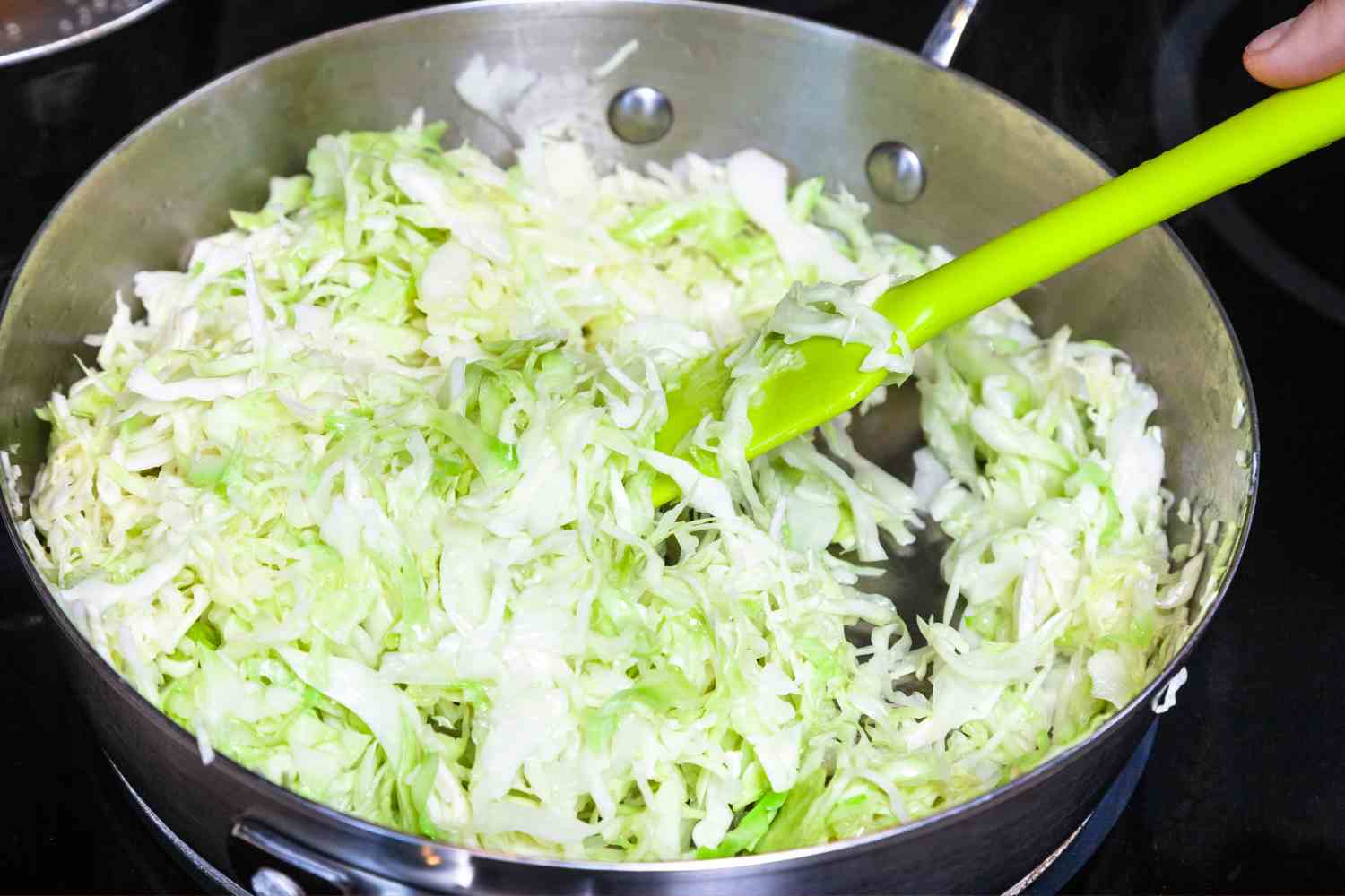 Kool gebak in een pan