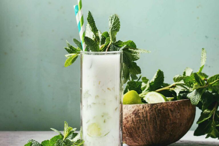 cocktail coconut water and lime