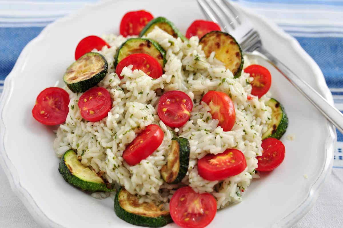 Rijst courgette en tomaten