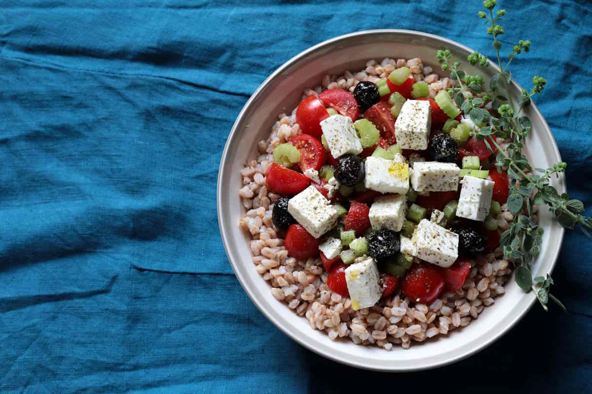 speltsalade, kerstomaatjes en feta