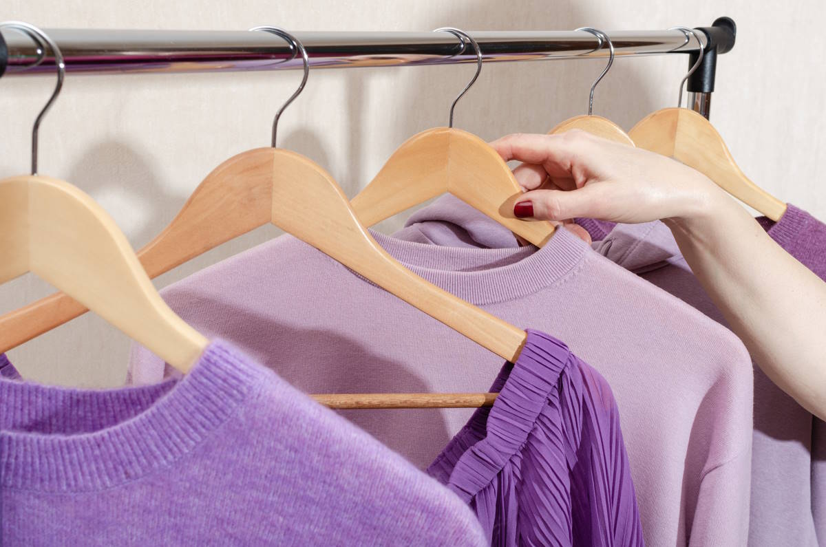 hangers in de kledingkast