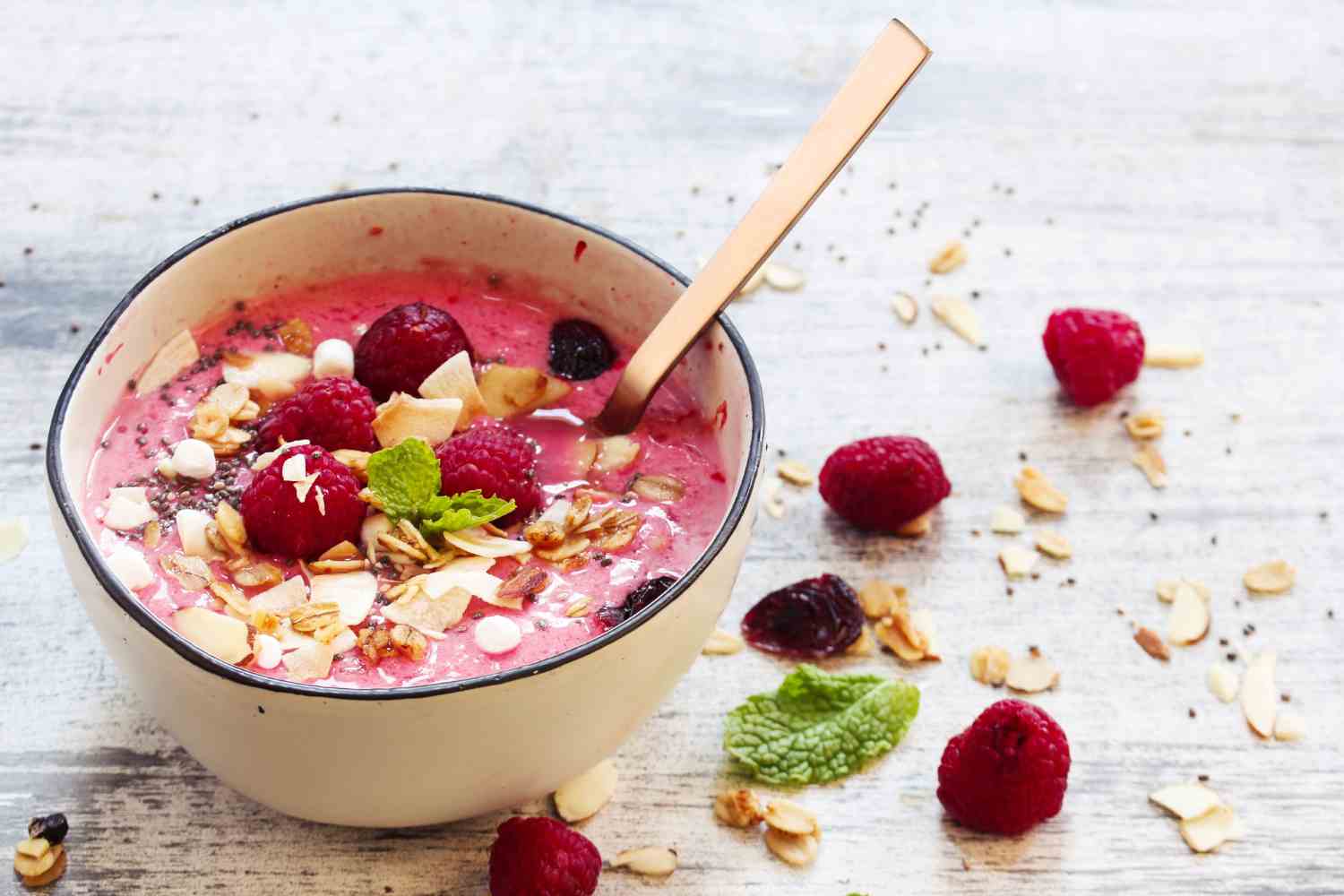 Smoothiebowl met rood fruit