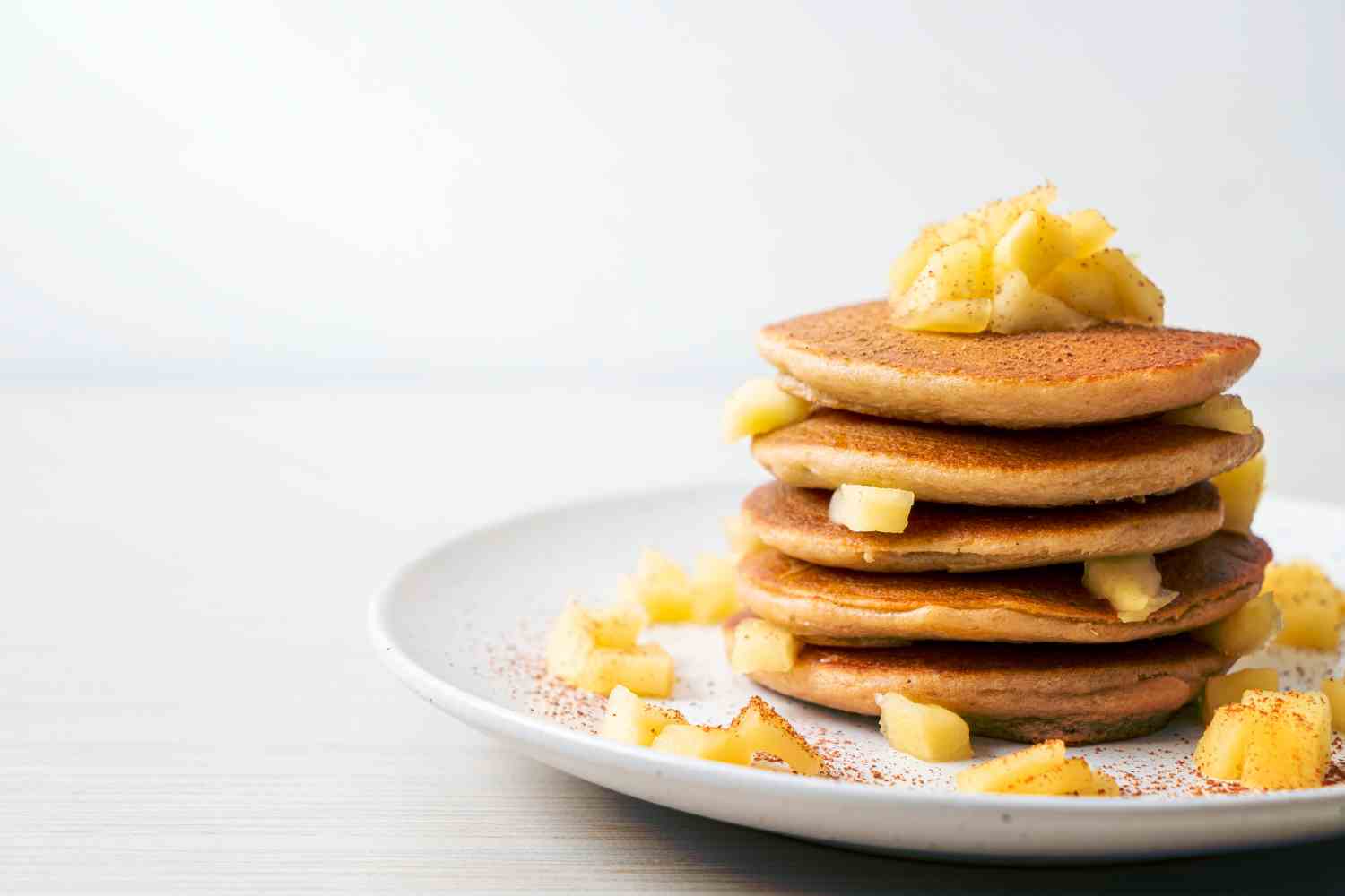 Veganistische appel- en kaneelpannenkoekjes