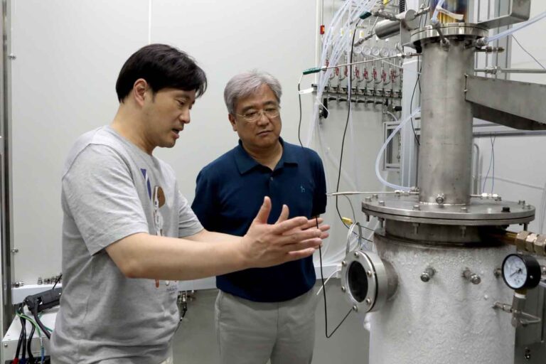 torcia al plasma coreana che trasforma i rifiuti in 0,01 secondi