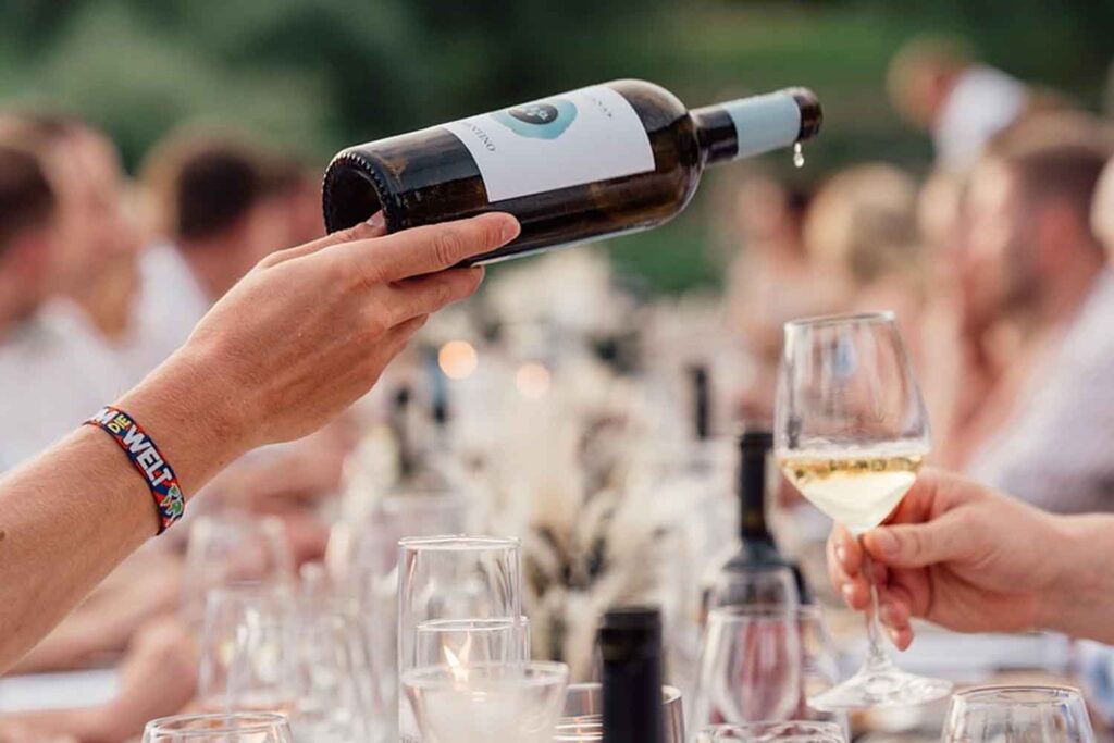 bicchiere di vino al pasto