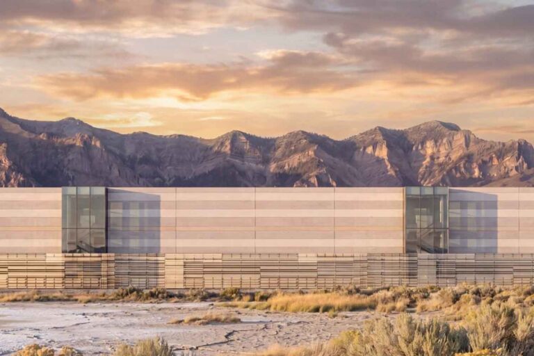 rendering data center Utah Stratos